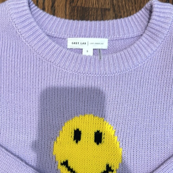 Smiley face purple sweater - Picture 3 of 3